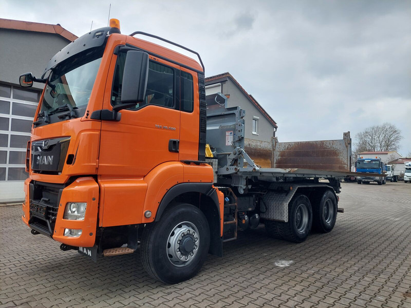 MAN TGS 26.500 Hydrodrive Schwarzmüller Wechselsystem SZM - Tipper: picture 1 MAN TGS 26.500 Hydrodrive Schwarzmüller Wechselsystem SZM - Tipper: picture 1