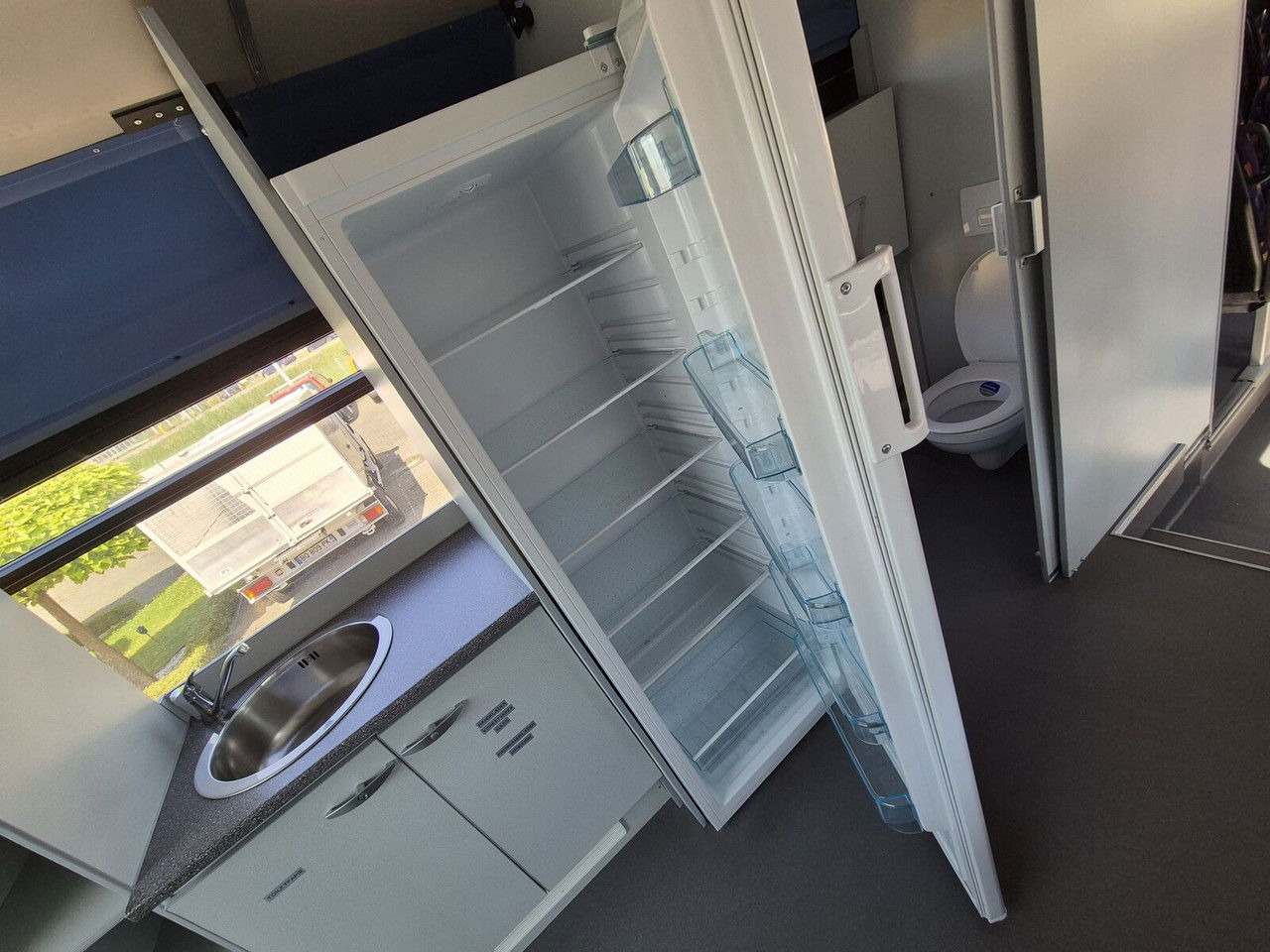 Camper Irisbus Iveco 330 KM / Solar Panels / NEW Equiped: picture 17
