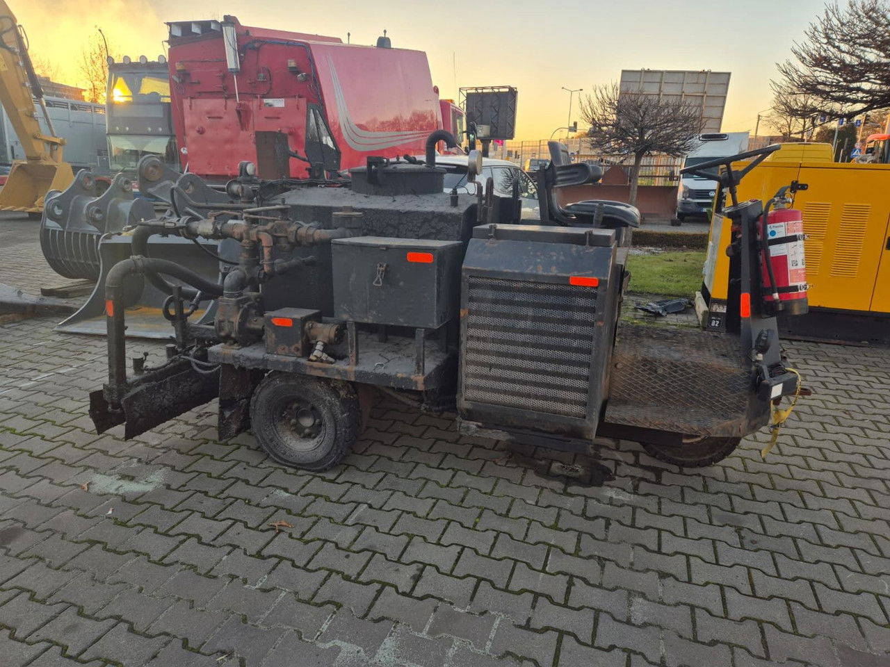 Diversen HM10HD / 1999 / 1 Owner Savalco HM10HD / 1999 / 1 Owner - Asphalt distributor: picture 5 Diversen HM10HD / 1999 / 1 Owner Savalco HM10HD / 1999 / 1 Owner - Asphalt distributor: picture 5