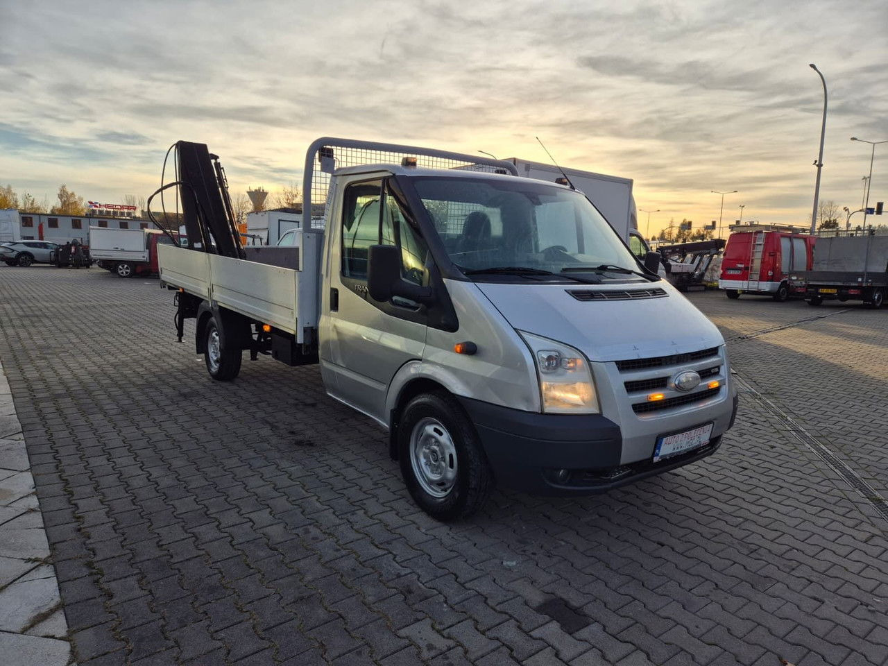 Ford Transit 350 2.4 TDCi / HDS Hiab / 1 Owner / Serviced - Flatbed van: picture 4 Ford Transit 350 2.4 TDCi / HDS Hiab / 1 Owner / Serviced - Flatbed van: picture 4
