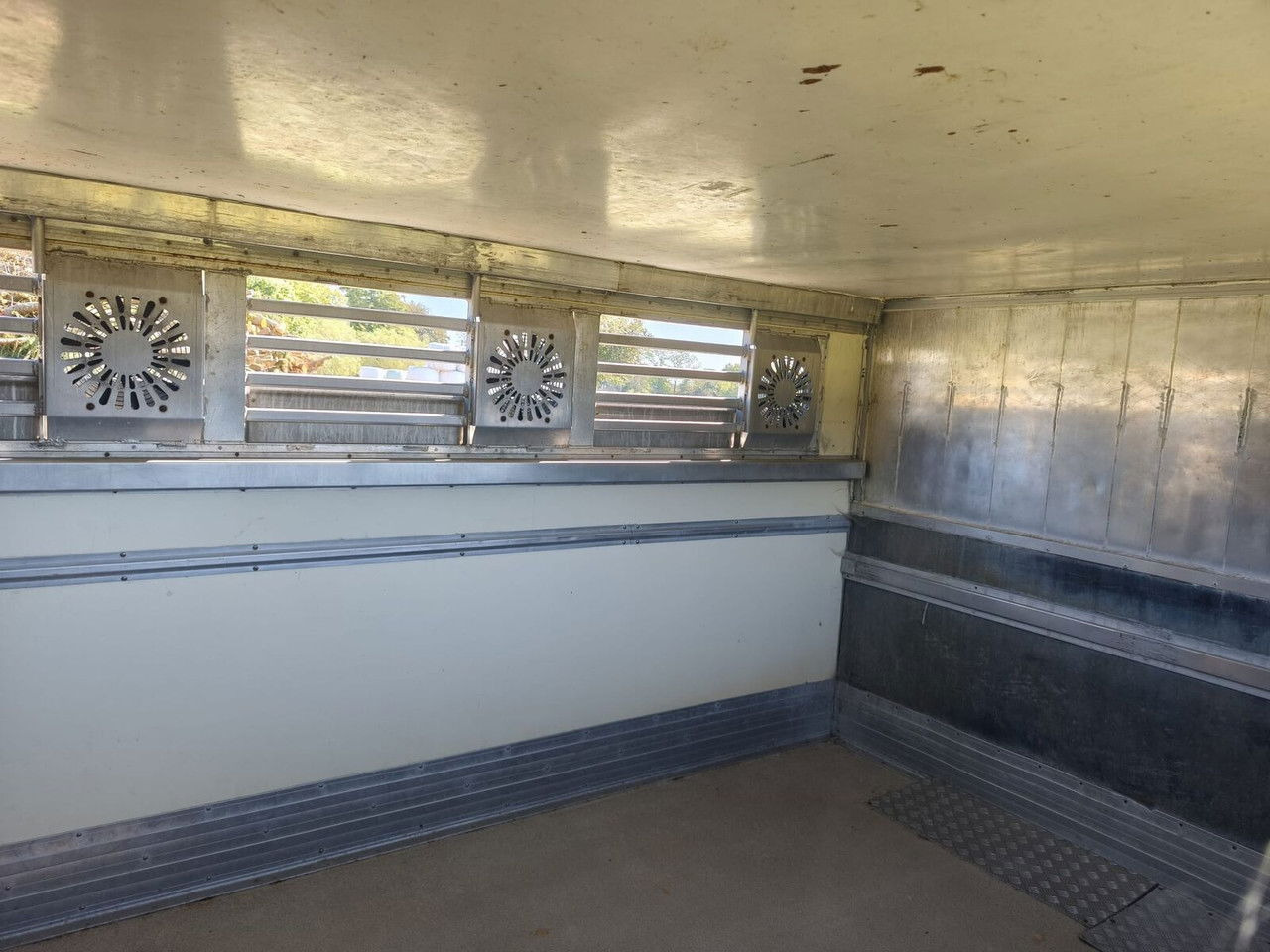 Livestock semi-trailer Gray and Adams Gadd3 / Works Great / Hydraulic / 2 Levels: picture 28