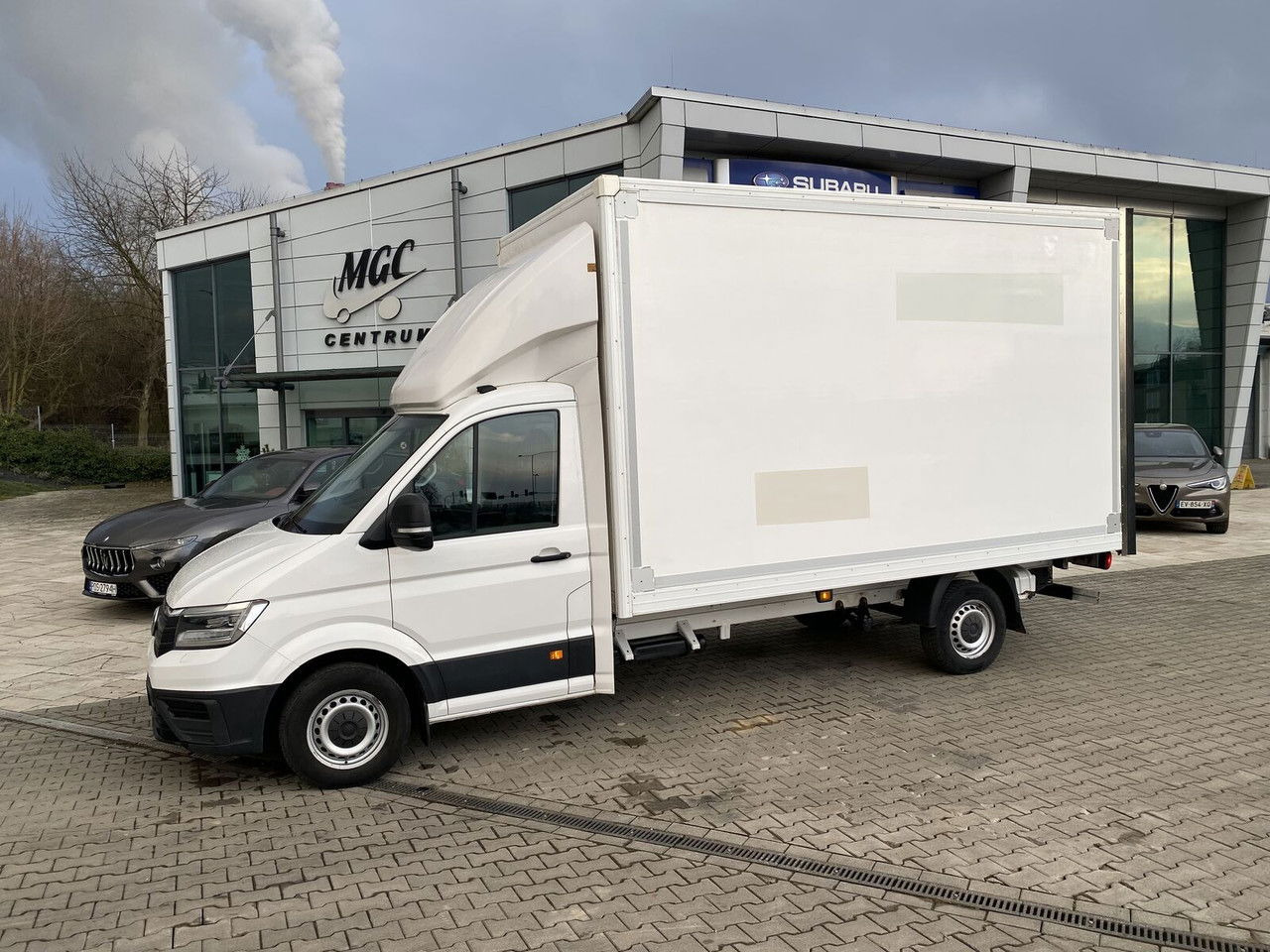 VOLKSWAGEN Crafter 2.0 TDI 177HP / High Container / Lift 750KG / Super Cond - Box van: picture 1 VOLKSWAGEN Crafter 2.0 TDI 177HP / High Container / Lift 750KG / Super Cond - Box van: picture 1