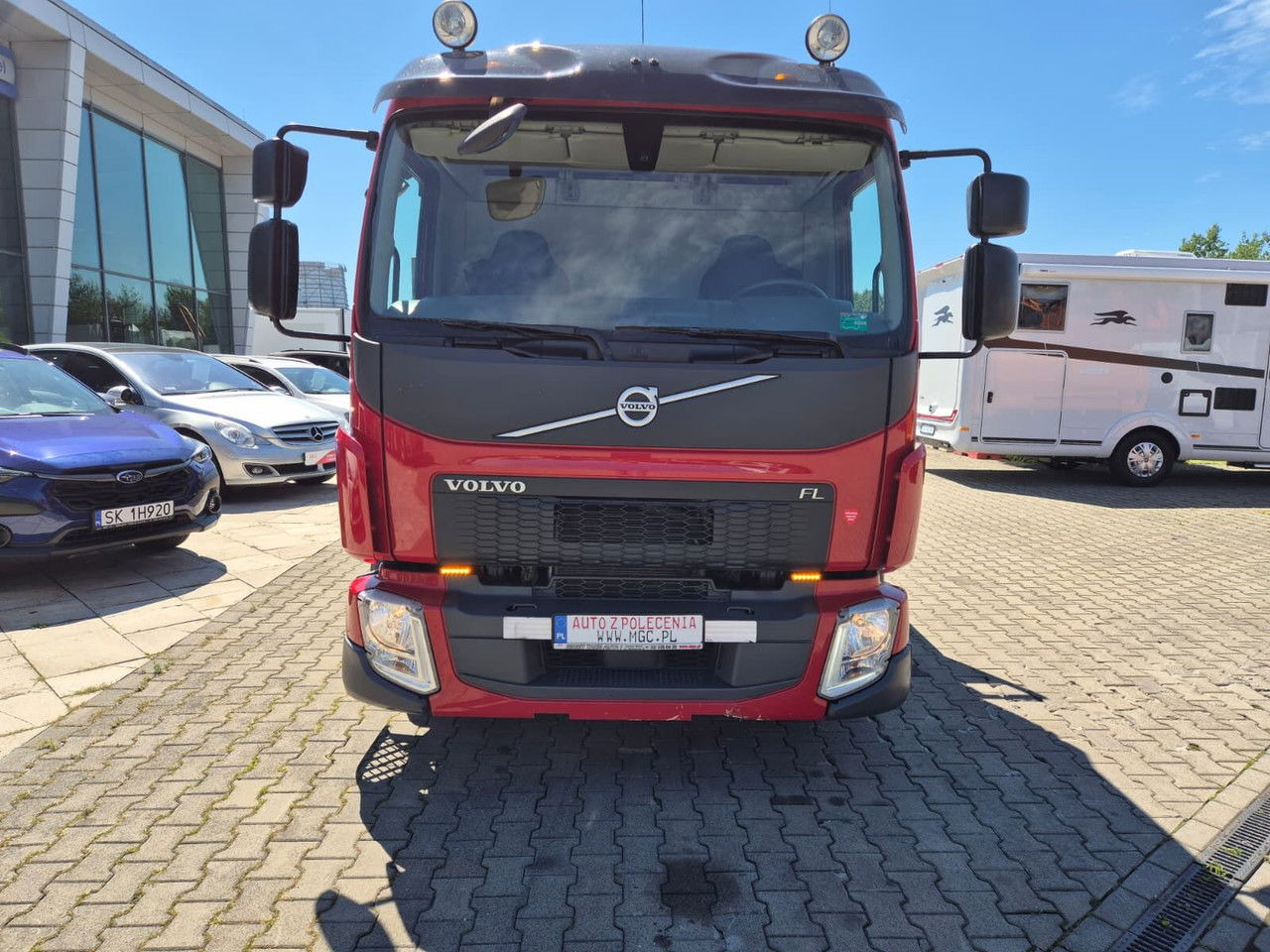Volvo FL 210 1 Owner / LOW KM / Fassi - Dropside/ Flatbed truck, Crane truck: picture 3 Volvo FL 210 1 Owner / LOW KM / Fassi - Dropside/ Flatbed truck, Crane truck: picture 3