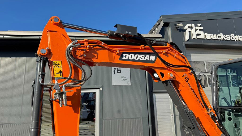 Doosan DX50Z-7 - Powertilt - 2022 Year - 330 Working Hours - Mini excavator: picture 4 Doosan DX50Z-7 - Powertilt - 2022 Year - 330 Working Hours - Mini excavator: picture 4