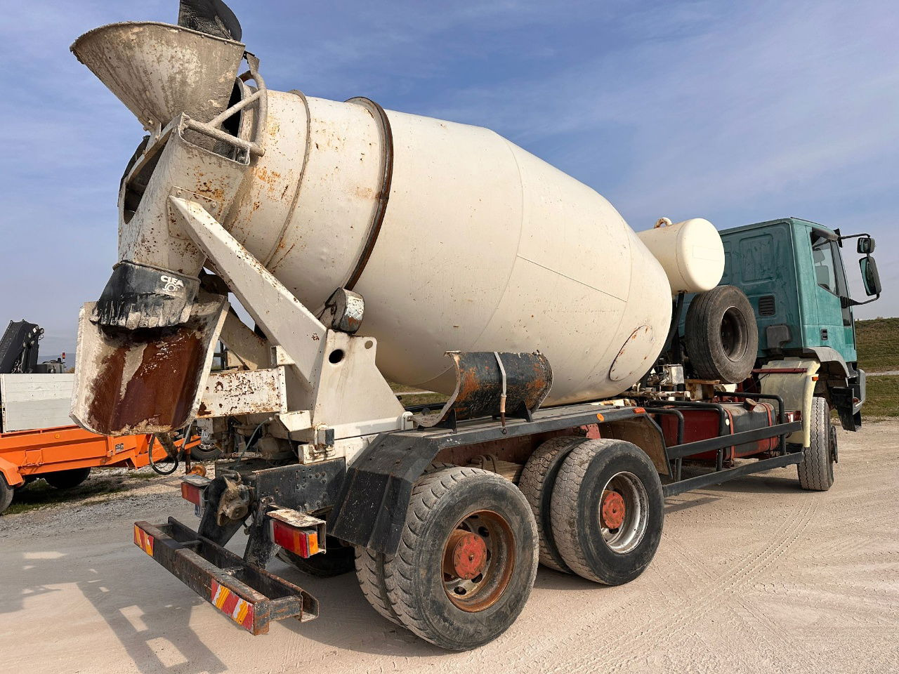 Iveco Eurotrakker 260E35W 6x6 mixer - 7m3 - Concrete mixer truck: picture 5 Iveco Eurotrakker 260E35W 6x6 mixer - 7m3 - Concrete mixer truck: picture 5