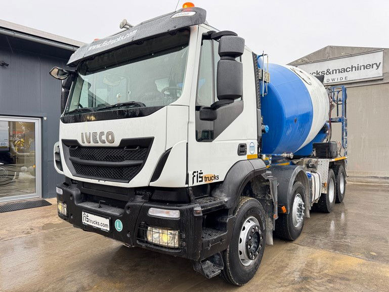 Iveco Trakker AD340TB45 8x4 mixer 9m3 - Concrete mixer truck: picture 1 Iveco Trakker AD340TB45 8x4 mixer 9m3 - Concrete mixer truck: picture 1