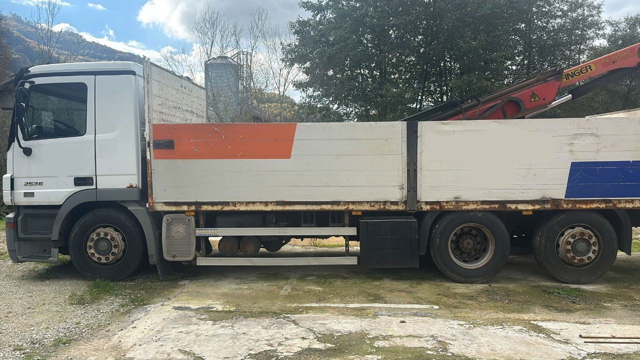 Mercedes-Benz Actros 2536 L 6x2 stake body - lifting axle - Dropside/ Flatbed truck: picture 3 Mercedes-Benz Actros 2536 L 6x2 stake body - lifting axle - Dropside/ Flatbed truck: picture 3