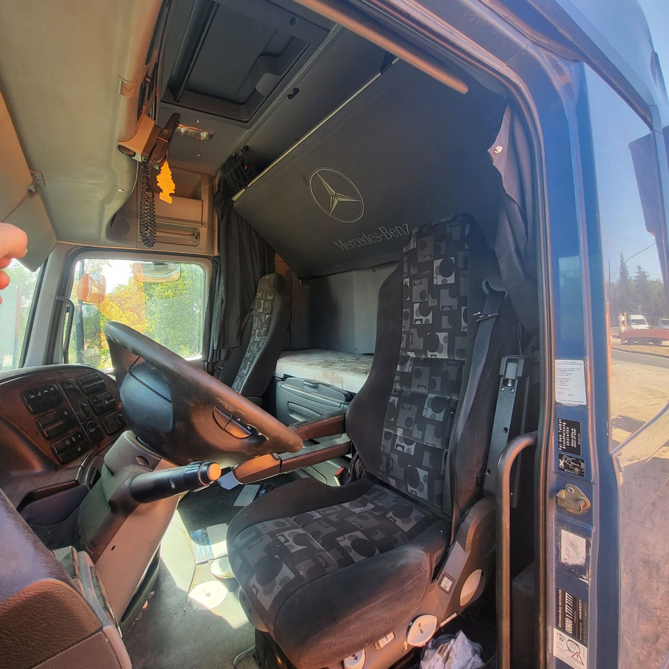 Dropside/ Flatbed truck, Crane truck Mercedes-Benz Actros 2546 L 6x2 stake body - crane Atlas 200.2: picture 7