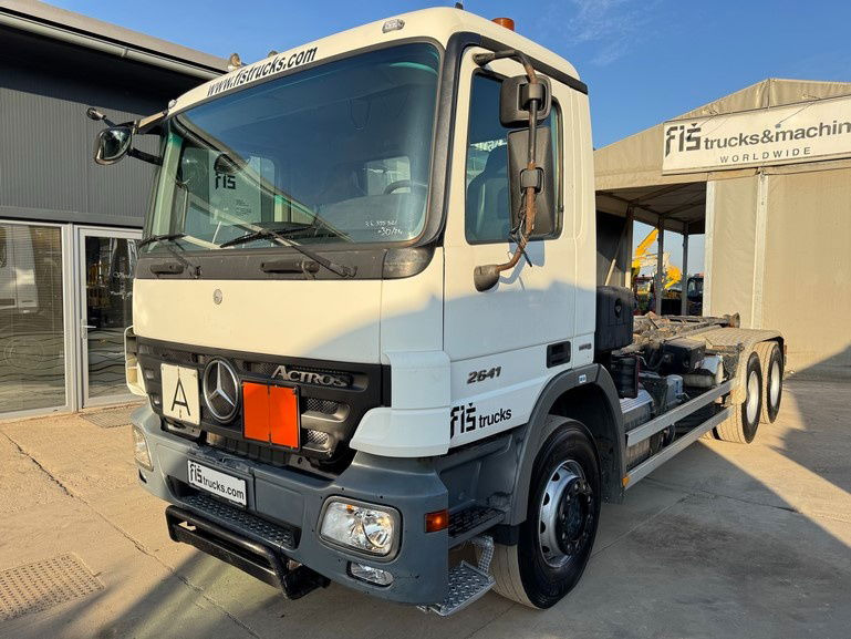 Mercedes-Benz Actros 2641 6x4 hiab abroll tipper - spring complete - Container transporter/ Swap body truck: picture 1 Mercedes-Benz Actros 2641 6x4 hiab abroll tipper - spring complete - Container transporter/ Swap body truck: picture 1