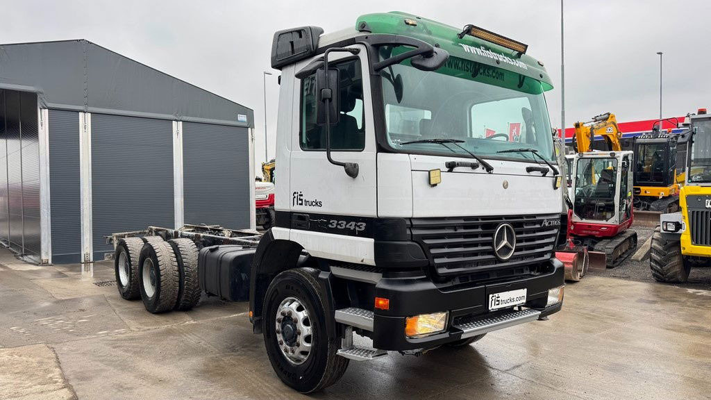Mercedes-Benz Actros 3331 B 6x4 chassis - big axle - Cab chassis truck: picture 4 Mercedes-Benz Actros 3331 B 6x4 chassis - big axle - Cab chassis truck: picture 4