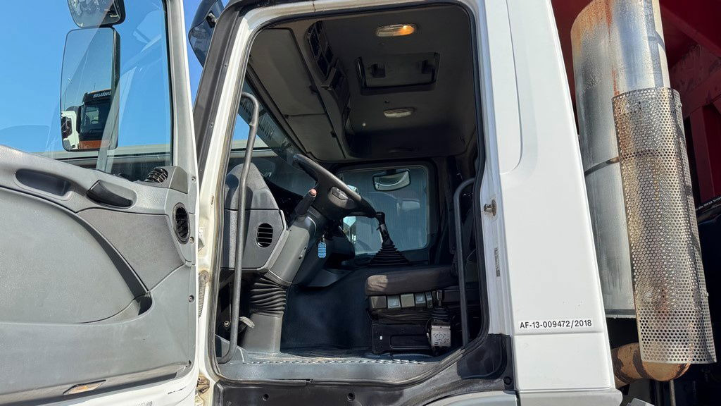 Tipper Mercedes-Benz Actros 4141 K 8x6 tipper - 18m3: picture 23