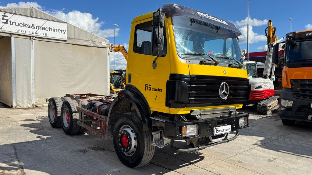 Mercedes-Benz SK 2627 6x4 chassis - V6 - full spring - Cab chassis truck: picture 3 Mercedes-Benz SK 2627 6x4 chassis - V6 - full spring - Cab chassis truck: picture 3