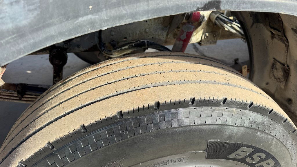 Cab chassis truck Mercedes-Benz SK 3234 8x4 chassis: picture 11