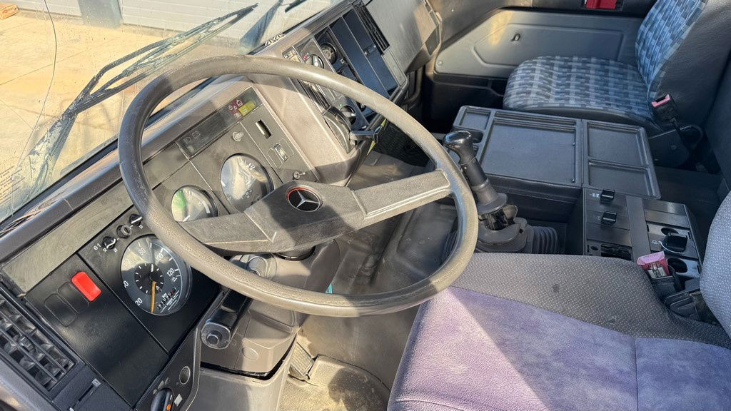 Cab chassis truck Mercedes-Benz SK 3234 8x4 chassis: picture 19