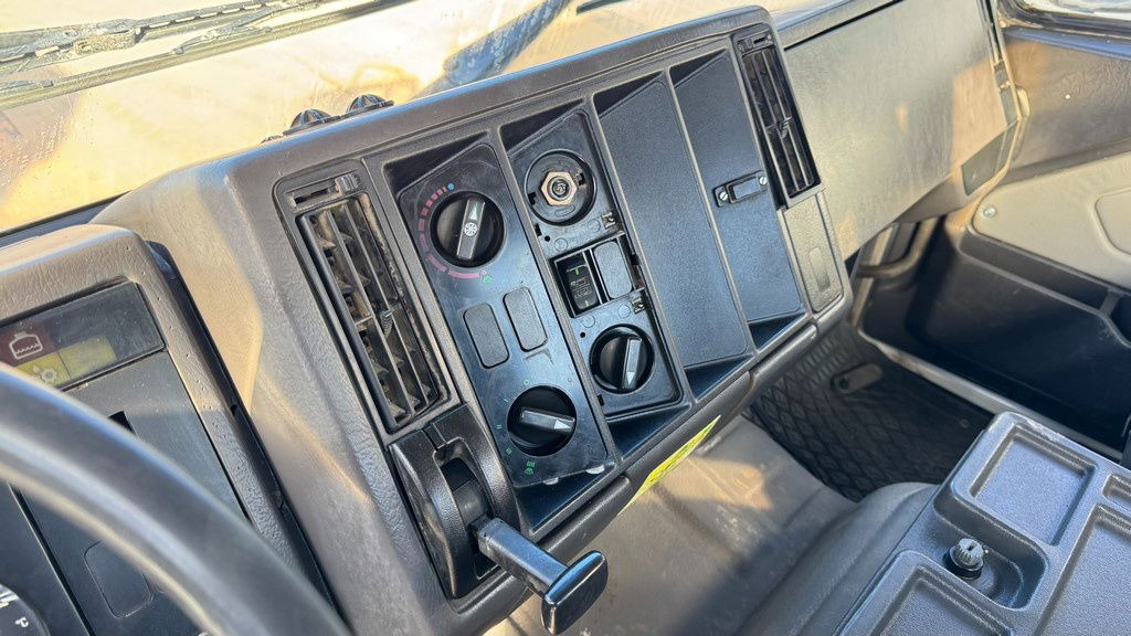 Cab chassis truck Mercedes-Benz SK 3234 8x4 chassis: picture 23