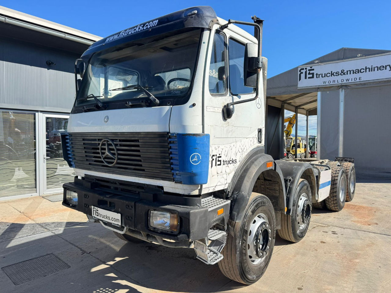 Mercedes-Benz SK 3234 8x4 chassis - Cab chassis truck: picture 1 Mercedes-Benz SK 3234 8x4 chassis - Cab chassis truck: picture 1