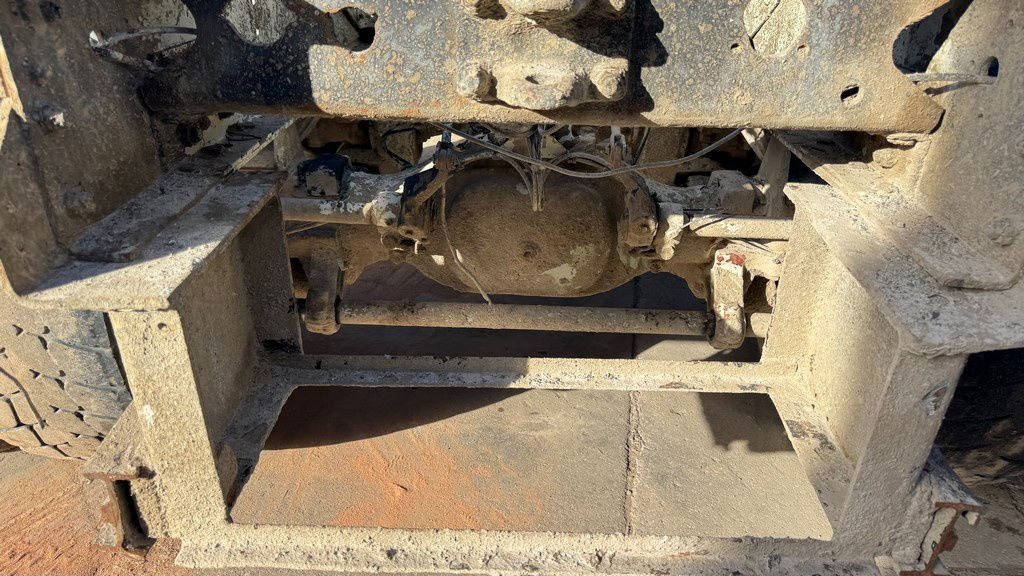 Cab chassis truck Mercedes-Benz SK 3234 8x4 chassis: picture 14