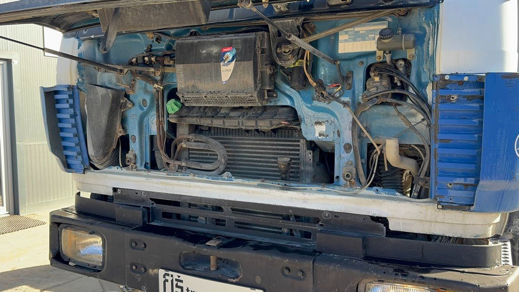 Cab chassis truck Mercedes-Benz SK 3234 8x4 chassis: picture 8