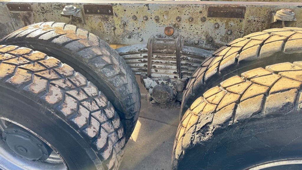 Cab chassis truck Mercedes-Benz SK 3234 8x4 chassis: picture 13