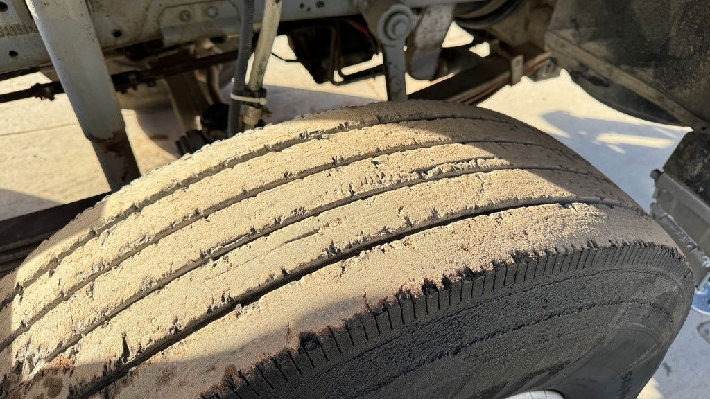 Cab chassis truck Mercedes-Benz SK 3234 8x4 chassis: picture 9