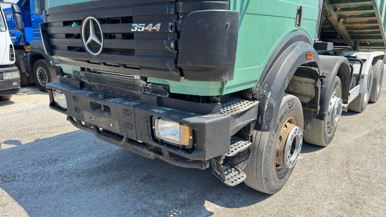 Mercedes-Benz SK 3235 8X4 tipper - V8 - Tipper: picture 2 Mercedes-Benz SK 3235 8X4 tipper - V8 - Tipper: picture 2