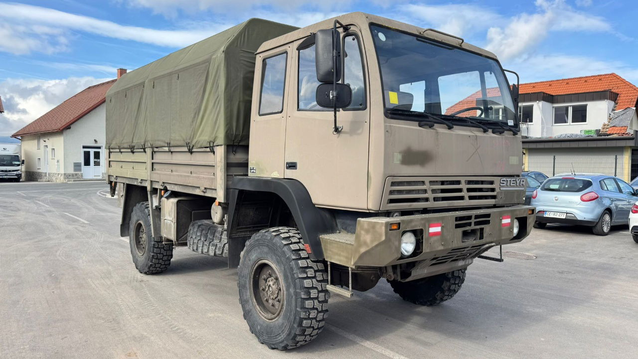 Steyr 12M18 4X4 stake body -  truck - Curtainsider truck: picture 2 Steyr 12M18 4X4 stake body -  truck - Curtainsider truck: picture 2