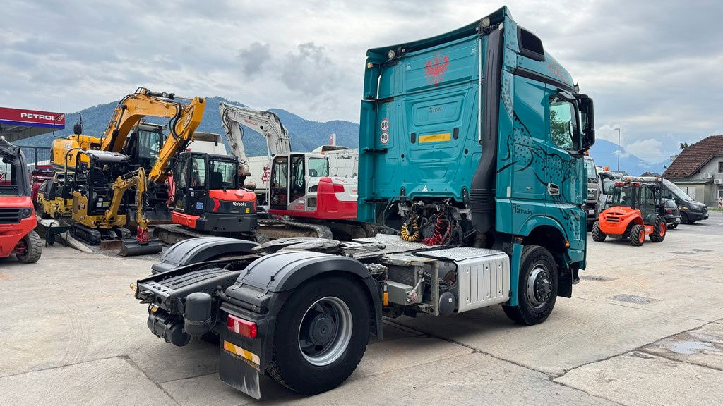 Mercedes-Benz Arocs 1842 4x4 HAD - tipper hydraulics - Tractor unit: picture 5 Mercedes-Benz Arocs 1842 4x4 HAD - tipper hydraulics - Tractor unit: picture 5