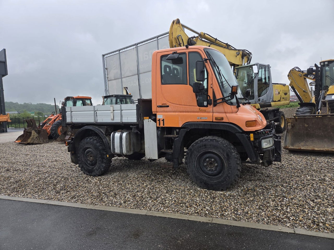 Unimog U300 4x4 - tipper - Tipper: picture 2 Unimog U300 4x4 - tipper - Tipper: picture 2