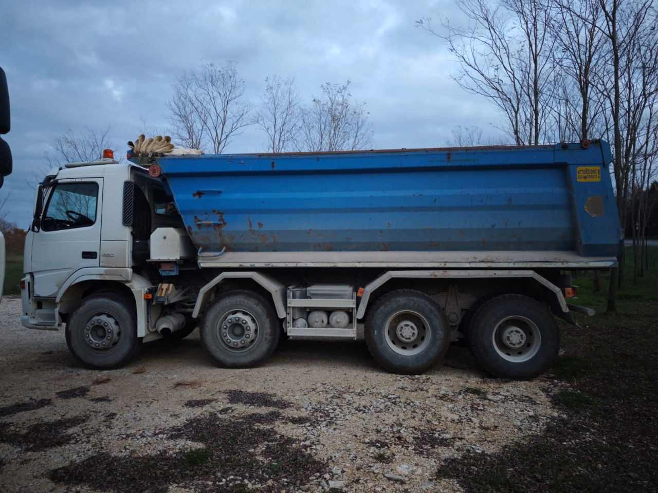 Volvo FM 480 8x4 mulda tipper - euro 3 - hydraulic back side - Tipper: picture 5 Volvo FM 480 8x4 mulda tipper - euro 3 - hydraulic back side - Tipper: picture 5