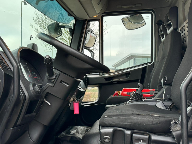 Iveco Eurocargo ML190EL - Box truck: picture 5 Iveco Eurocargo ML190EL - Box truck: picture 5