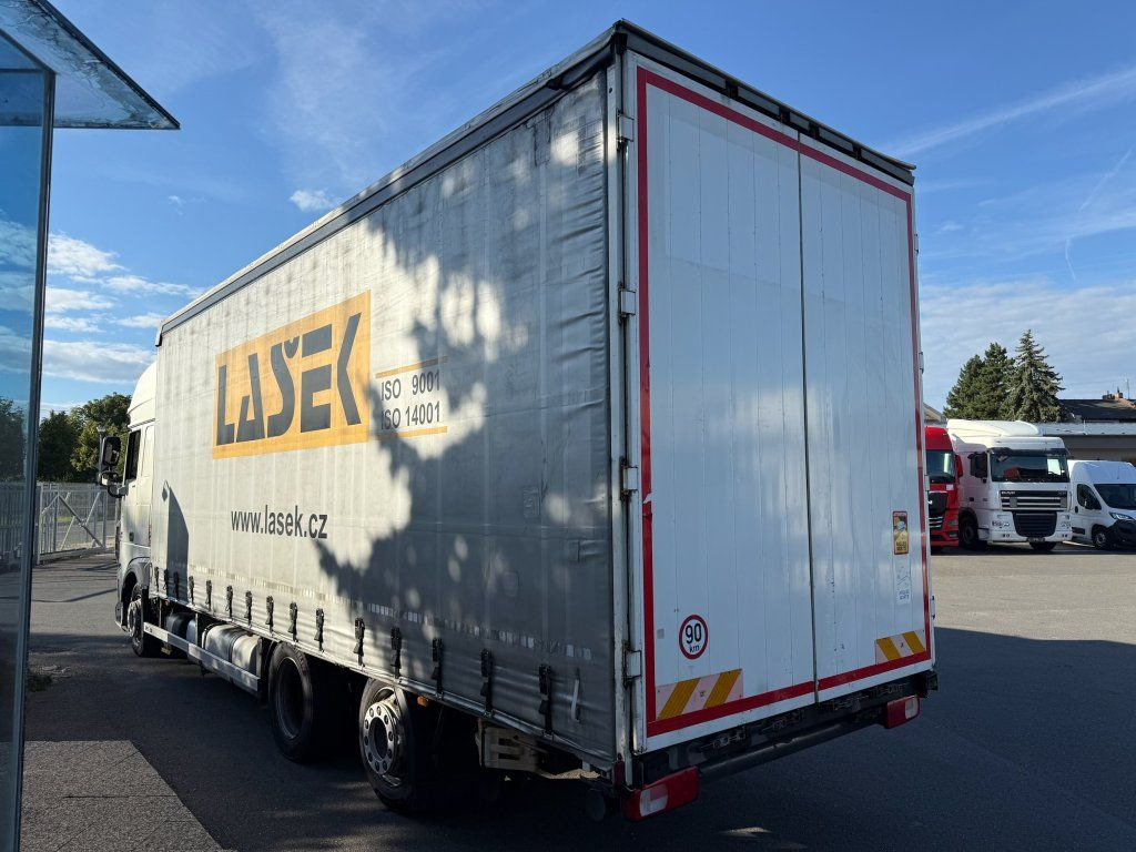 DAF XF440 EURO 6 6x2 - Curtainsider truck: picture 5 DAF XF440 EURO 6 6x2 - Curtainsider truck: picture 5