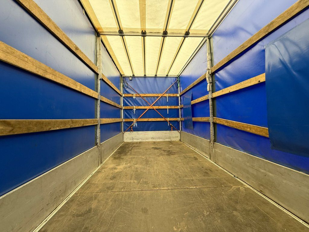 Curtain side van Iveco 35S18 Daily: picture 17