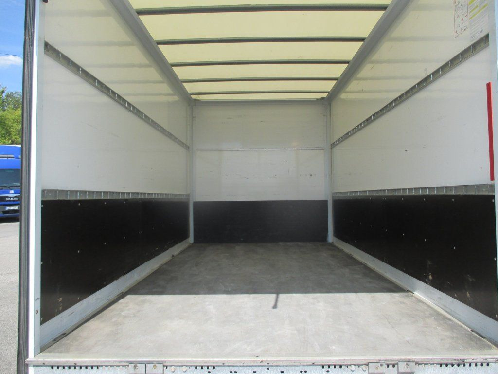 Box van Iveco Daily 35C16: picture 12