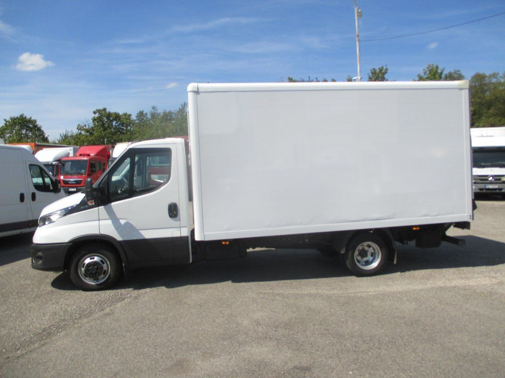 Box van Iveco Daily 35C16: picture 7