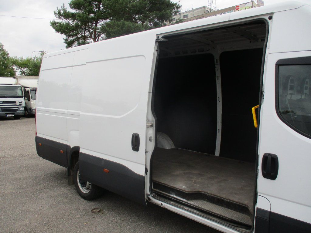 Iveco Daily 35S16 - Panel van: picture 5 Iveco Daily 35S16 - Panel van: picture 5