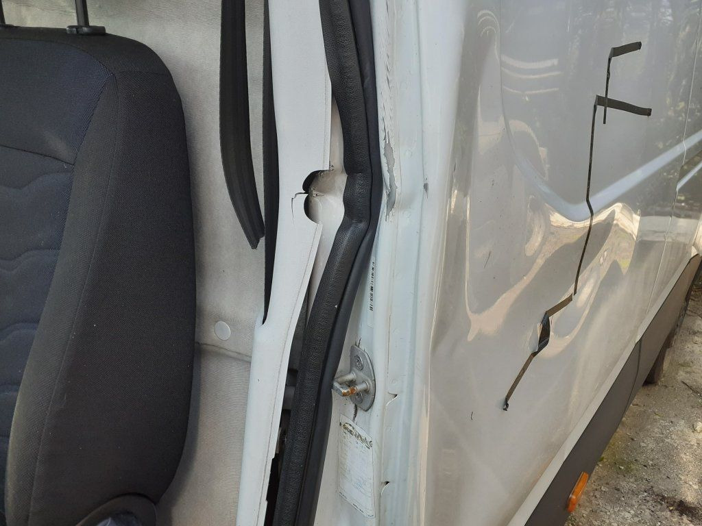 Panel van Iveco Daily 35S16 maxi Damaged: picture 6