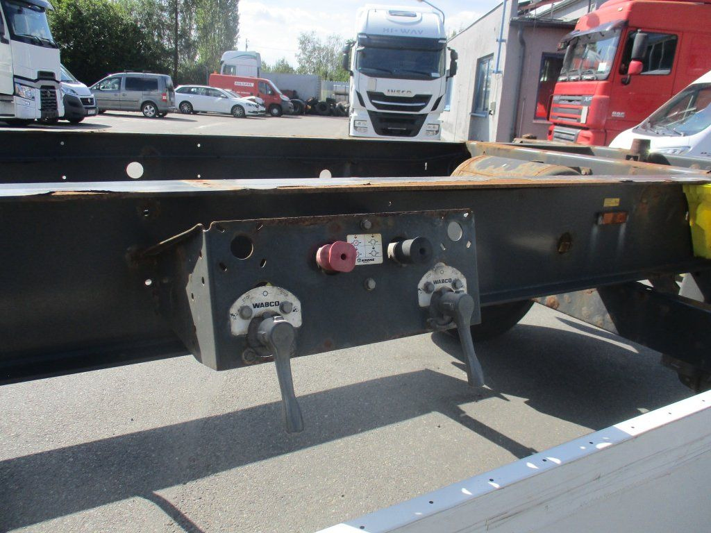 Container transporter/ Swap body trailer Krone BDF: picture 11 Container transporter/ Swap body trailer Krone BDF: picture 11