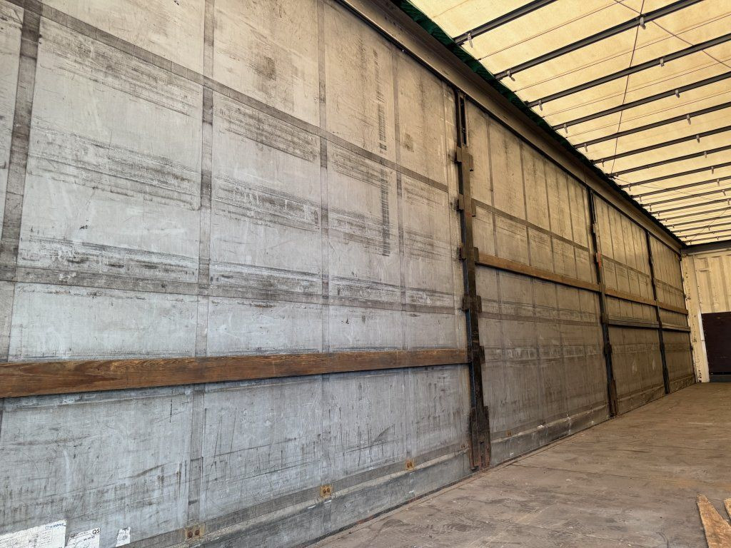 Curtainsider semi-trailer Krone SD MEGA/lowdeck: picture 14 Curtainsider semi-trailer Krone SD MEGA/lowdeck: picture 14
