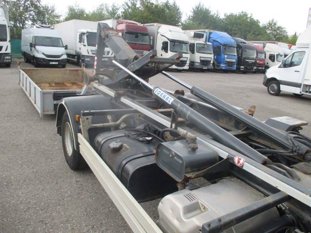 Hook lift truck MAN TGL 12.180 4x2: picture 11