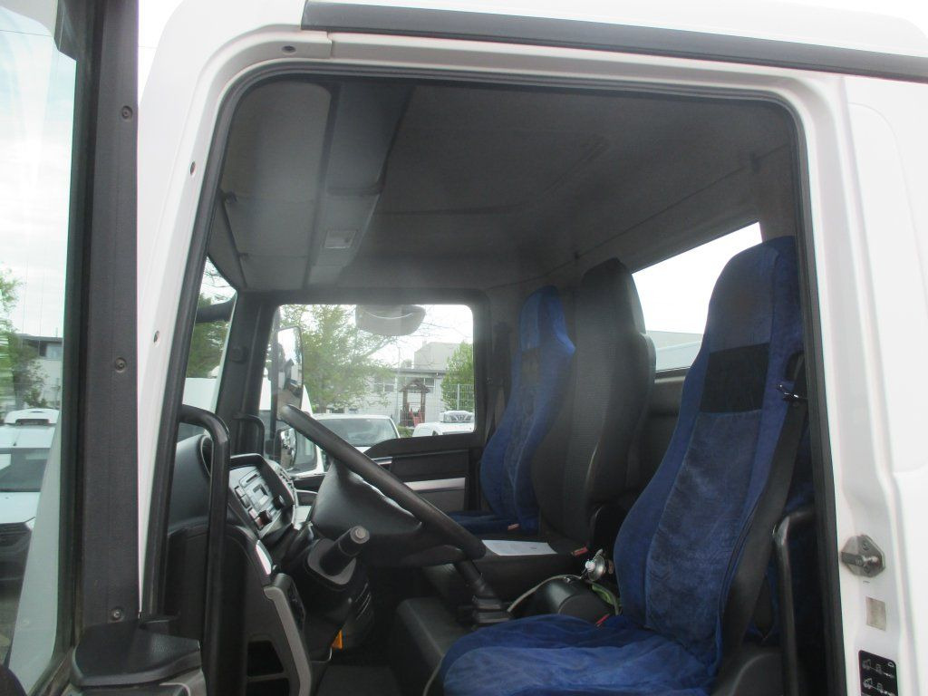 Hook lift truck MAN TGL 12.180 4x2: picture 16