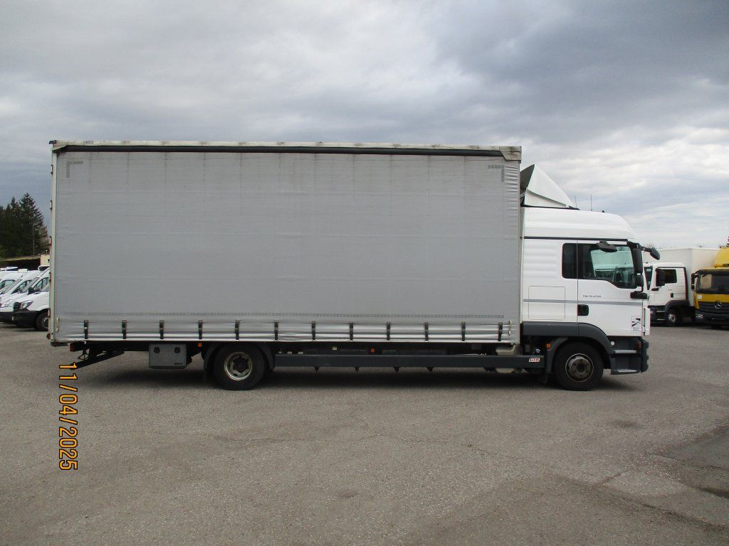 MAN TGL12.250 - Curtainsider truck: picture 4 MAN TGL12.250 - Curtainsider truck: picture 4