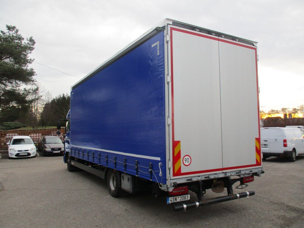 MAN TGL12.250 - Curtainsider truck: picture 4 MAN TGL12.250 - Curtainsider truck: picture 4