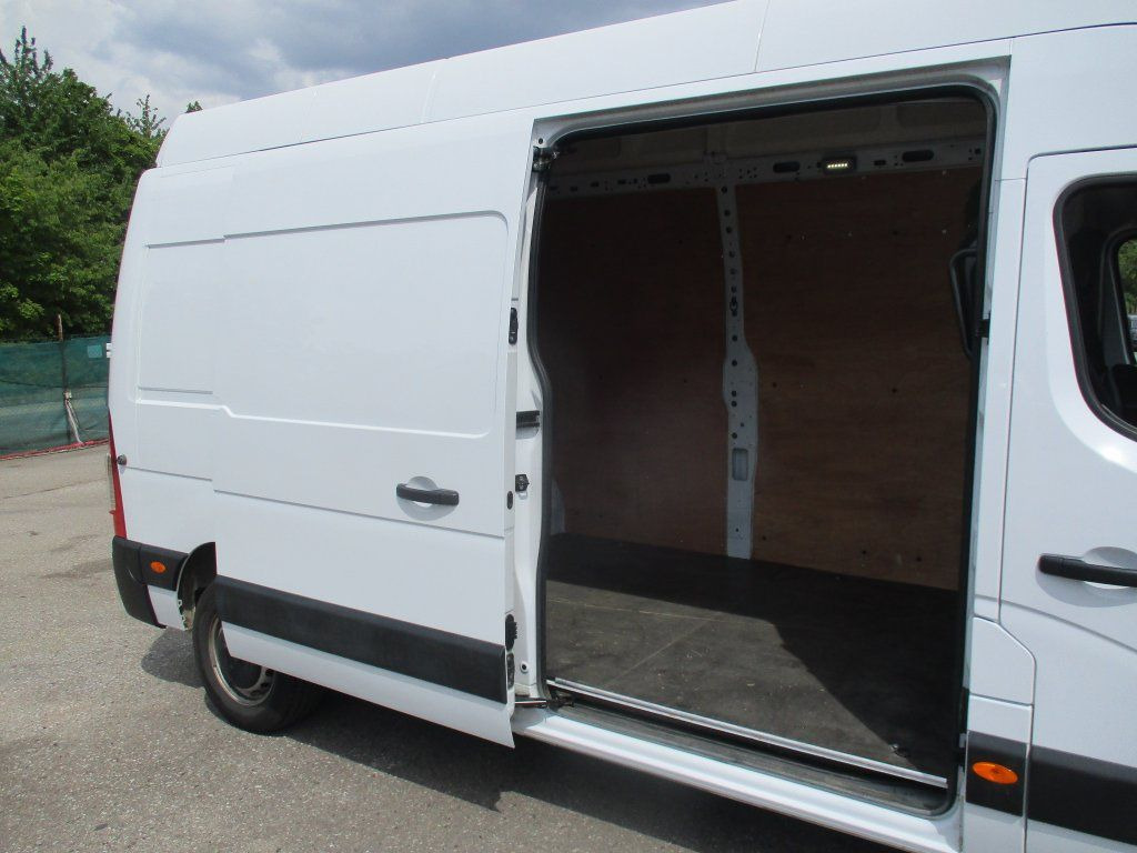 Renault Master 2.3dci L3H3 on lease Renault Master 2.3dci L3H3: picture 6
