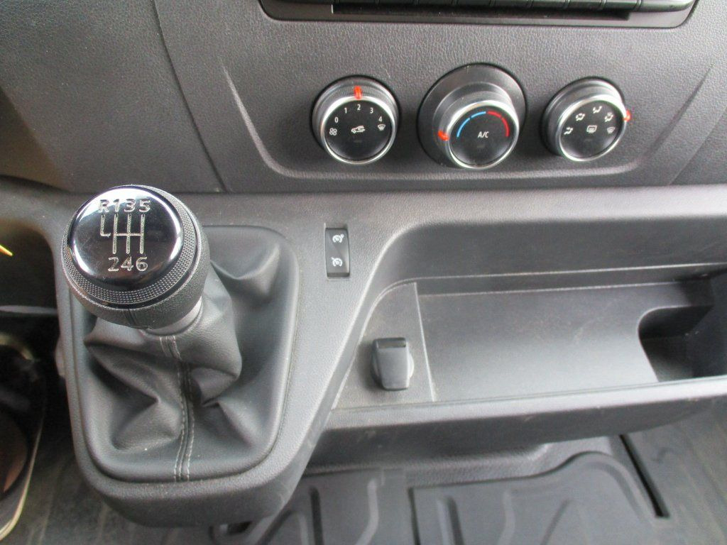 Renault Master 2.3dci L3H3 on lease Renault Master 2.3dci L3H3: picture 18