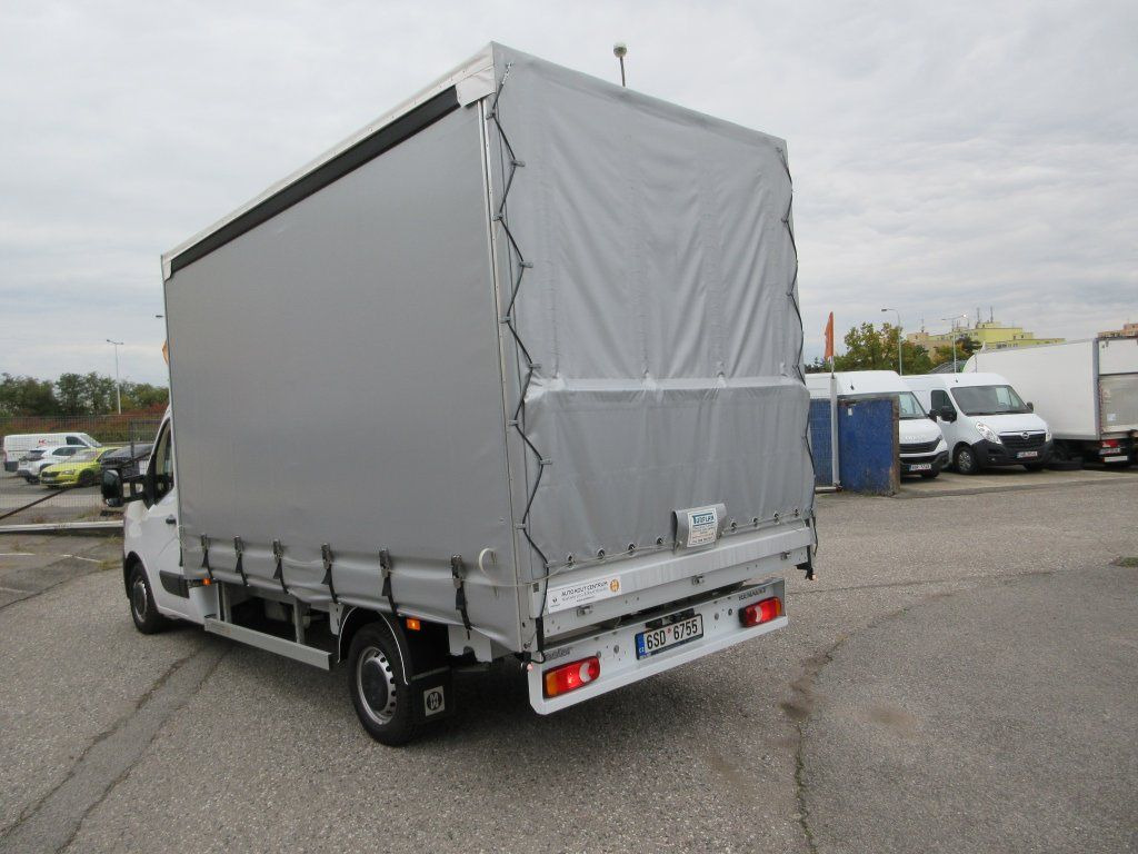 Renault Master - Curtain side van: picture 4 Renault Master - Curtain side van: picture 4