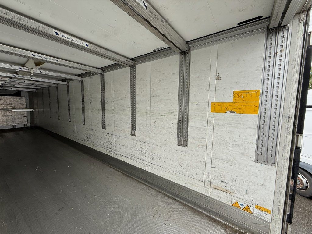 Closed box semi-trailer Schmitz Cargobull SKO24: picture 14 Closed box semi-trailer Schmitz Cargobull SKO24: picture 14