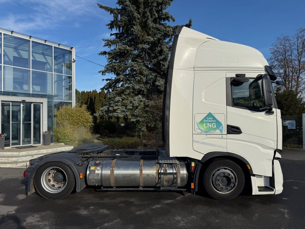 Iveco S-Way 460 MEGA/lowdeck LNG EURO 6 New Tacho - Tractor unit: picture 4 Iveco S-Way 460 MEGA/lowdeck LNG EURO 6 New Tacho - Tractor unit: picture 4