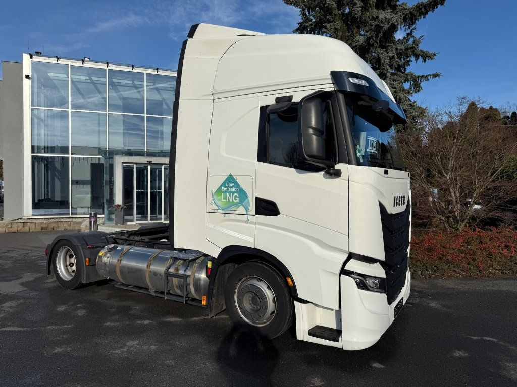 Iveco S-Way 460 MEGA/lowdeck LNG EURO 6 New Tacho - Tractor unit: picture 3 Iveco S-Way 460 MEGA/lowdeck LNG EURO 6 New Tacho - Tractor unit: picture 3
