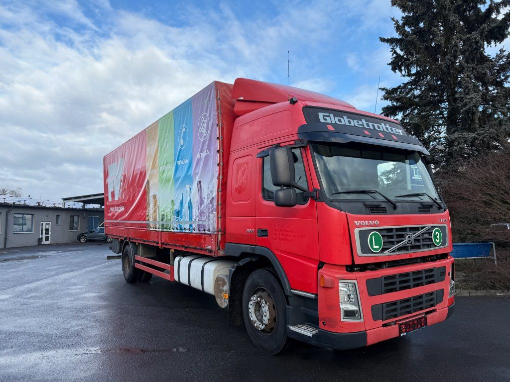 Volvo FM260 EURO 3 - Curtainsider truck: picture 2 Volvo FM260 EURO 3 - Curtainsider truck: picture 2