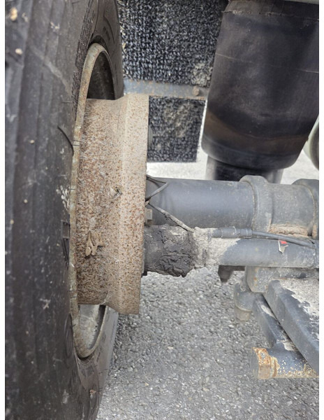 Dropside/ Flatbed trailer Louault 9m50: picture 9 Dropside/ Flatbed trailer Louault 9m50: picture 9